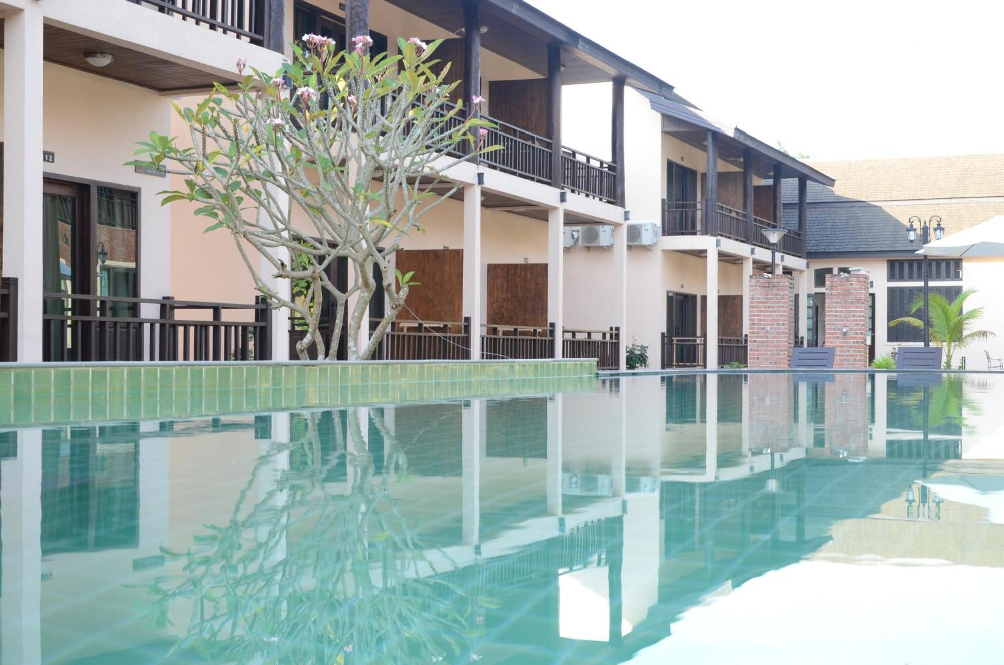 Saksiri Riverside Boutique Hotel Vang Vieng Exterior photo