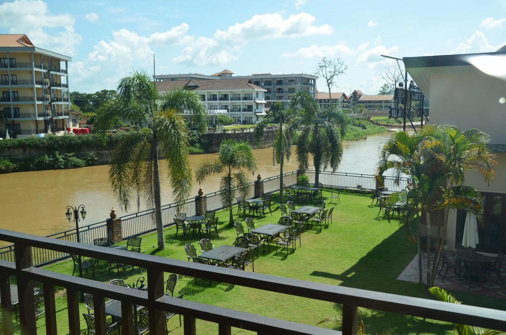 Saksiri Riverside Boutique Hotel Vang Vieng Exterior photo