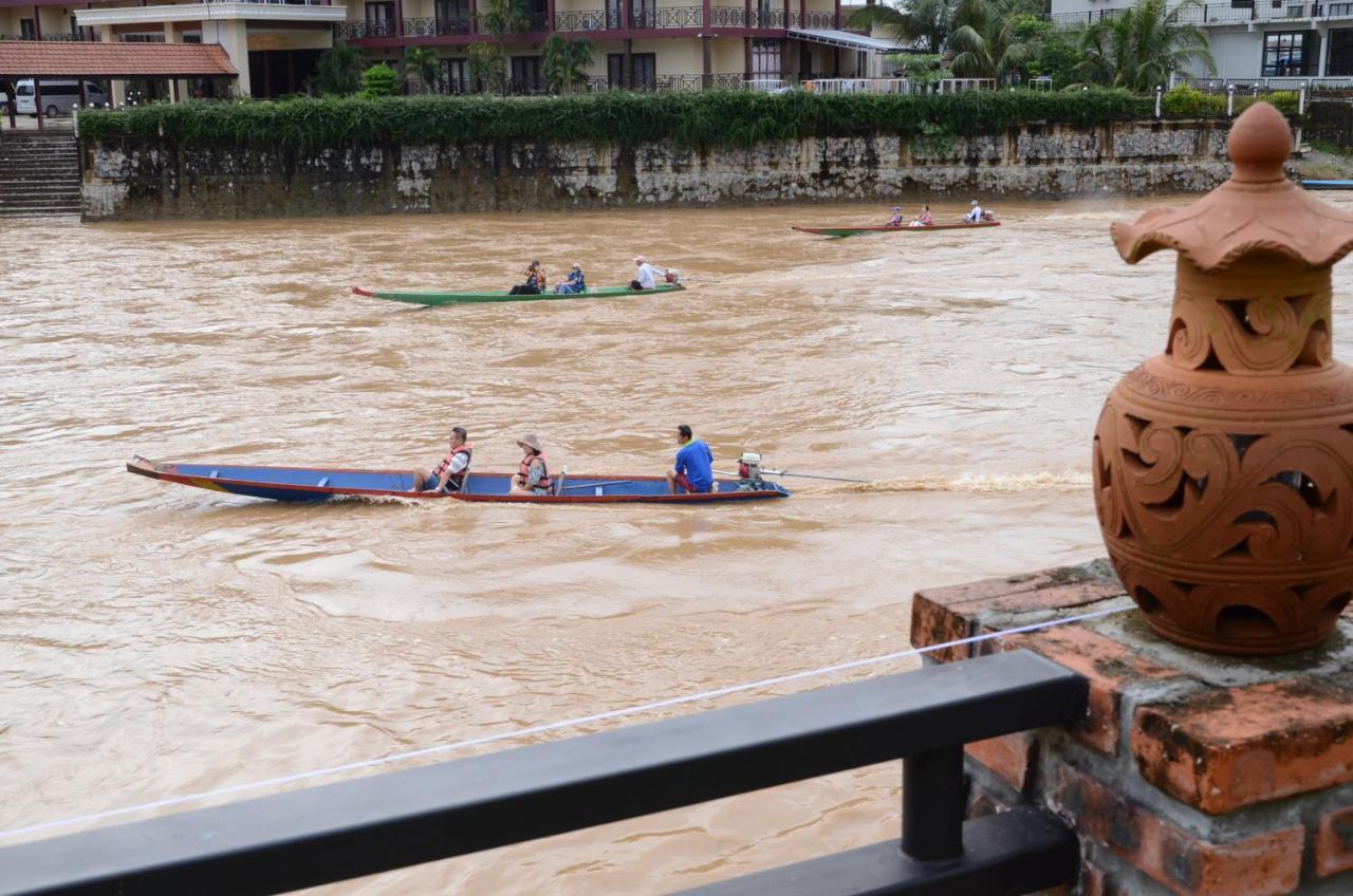 Saksiri Riverside Boutique Hotel Vang Vieng Exterior photo